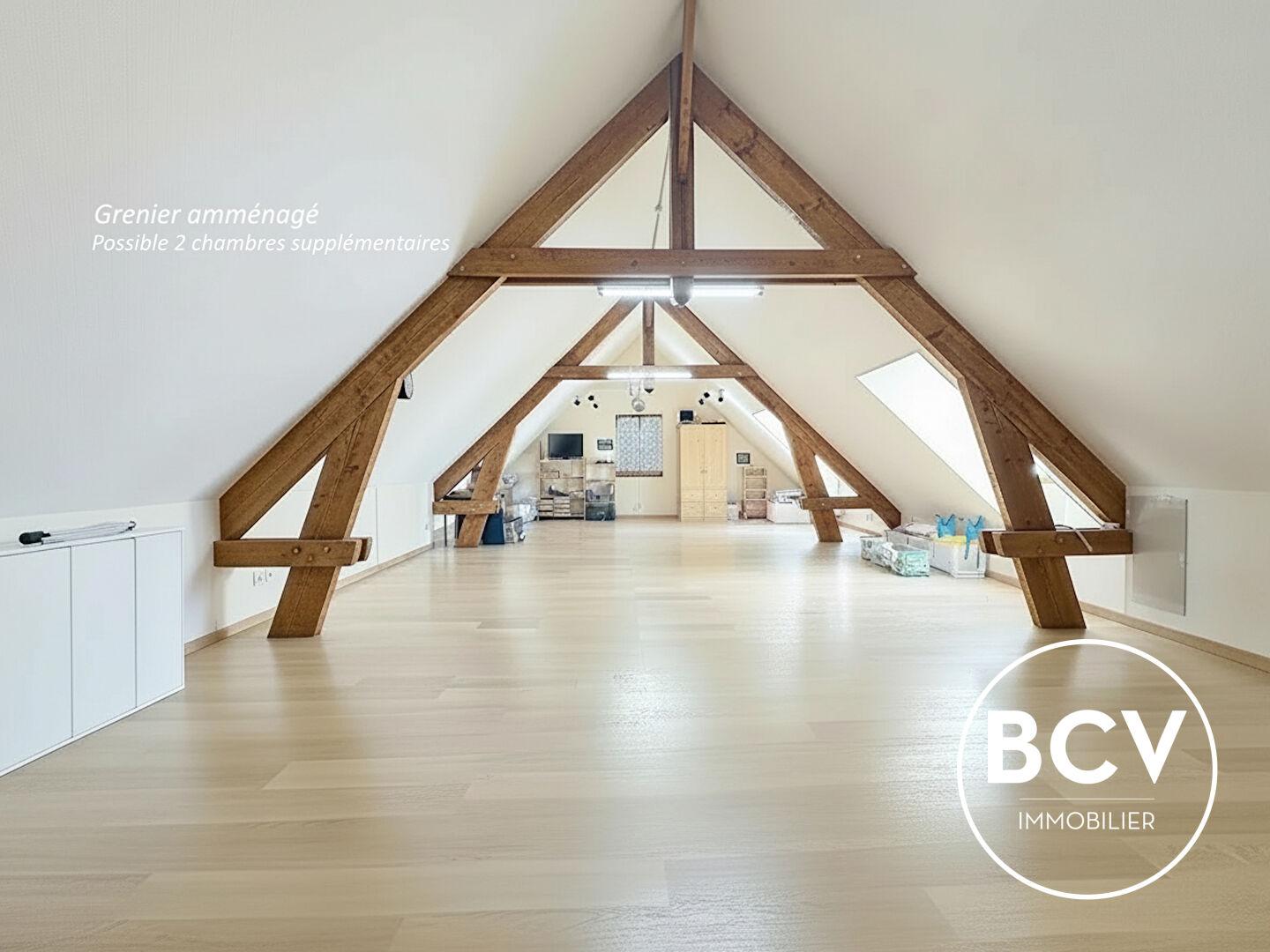 Maison T8 de 279 m² avec garage triple sur terrain de 1653m²
