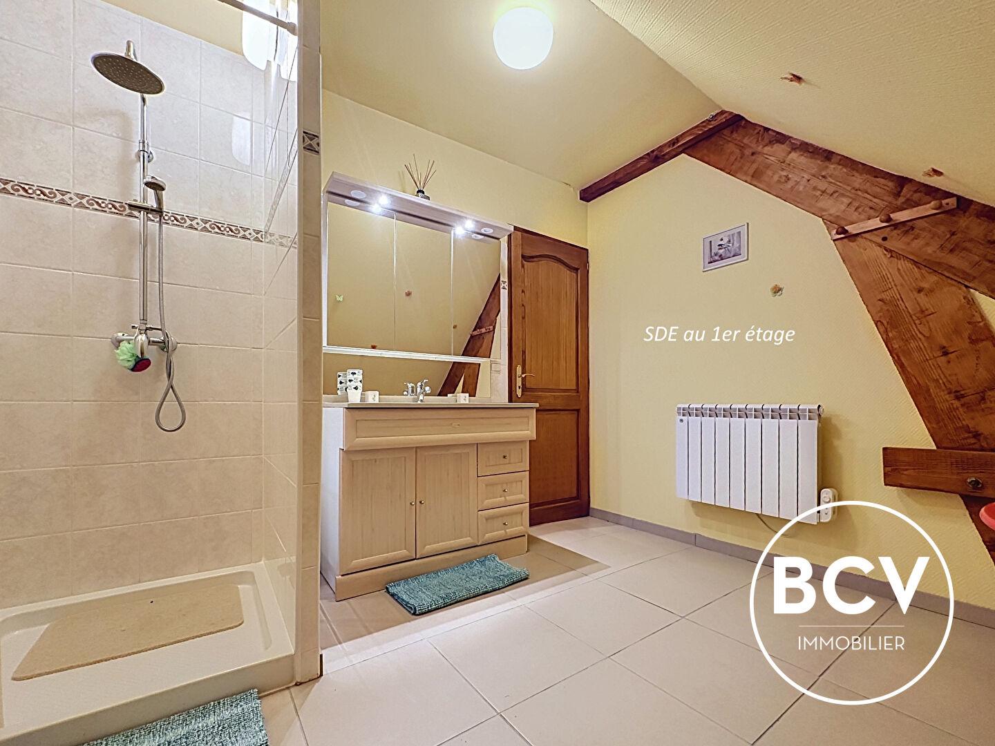 Maison T8 de 279 m² avec garage triple sur terrain de 1653m²