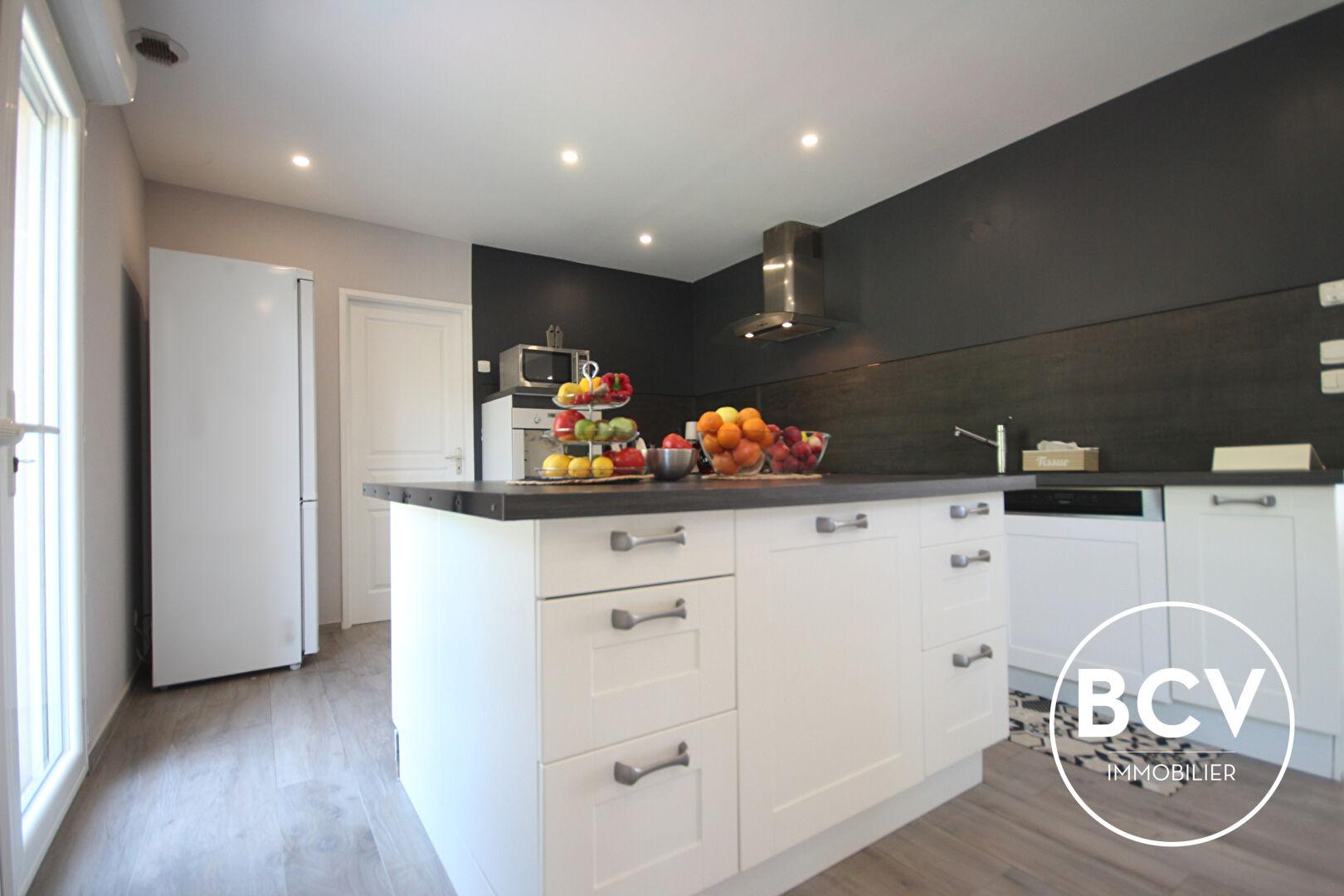 CHARTRES Maison T7 avec 5 chambre et séjour double. Garage et stationnement.