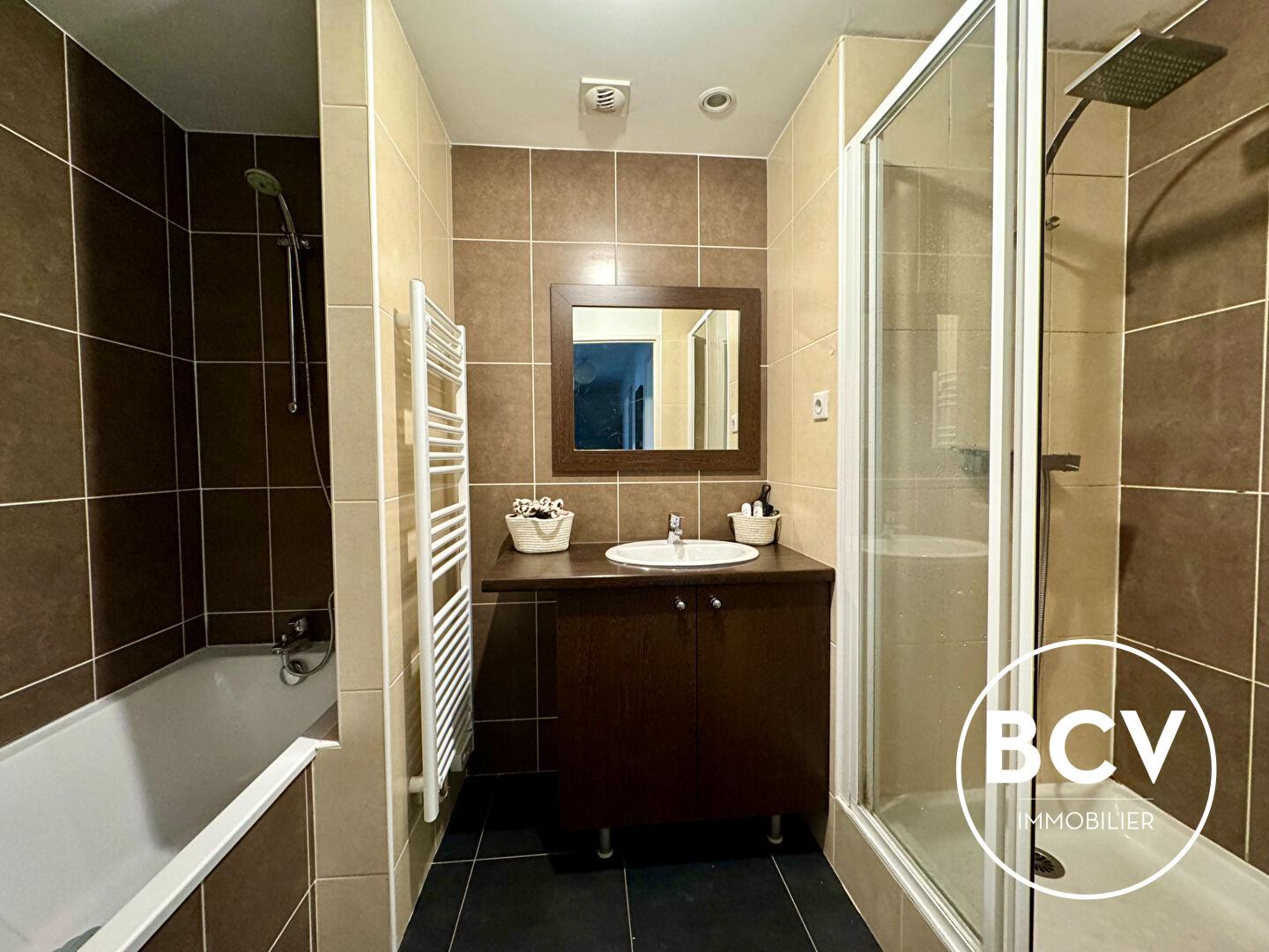 Appartement en Duplex + stationnement + cave