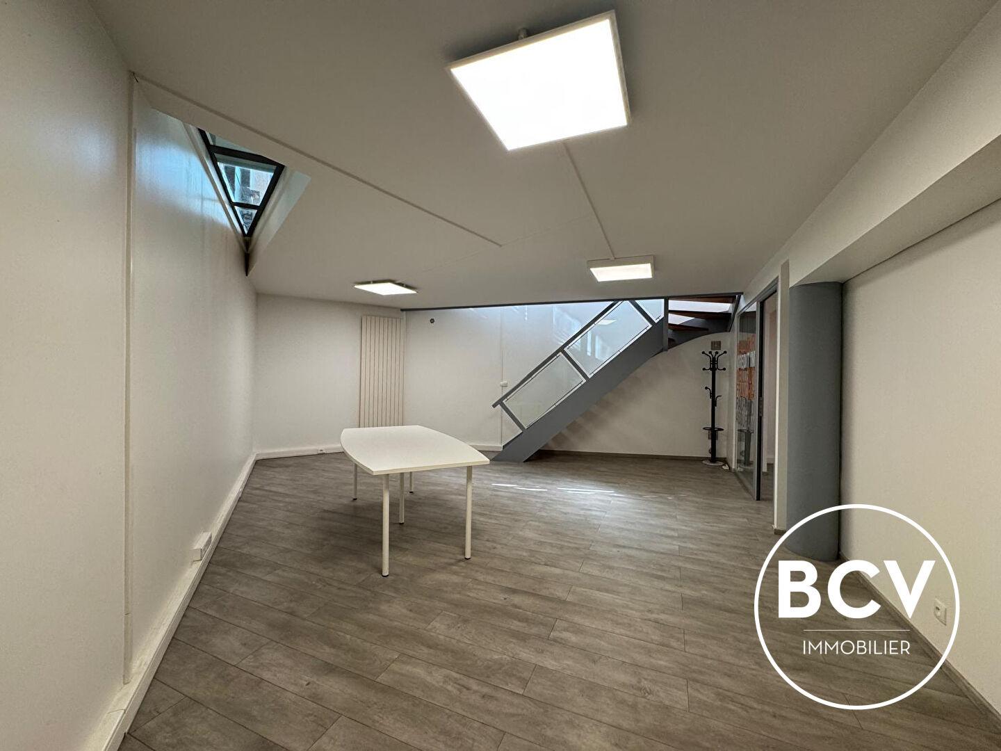 Local commercial - place des Epars