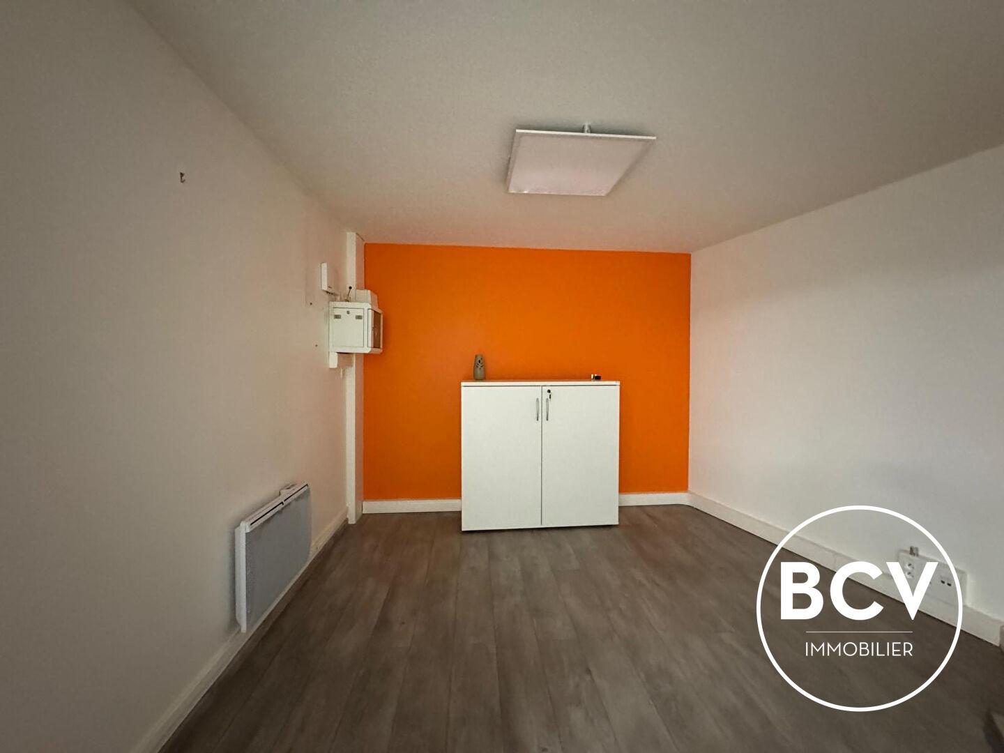 Local commercial - place des Epars