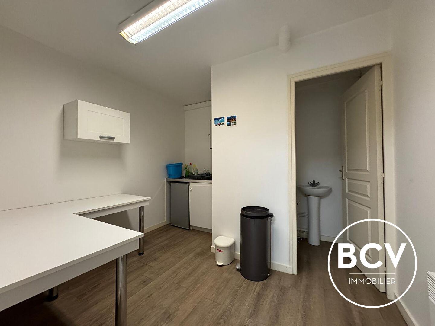 Local commercial - place des Epars