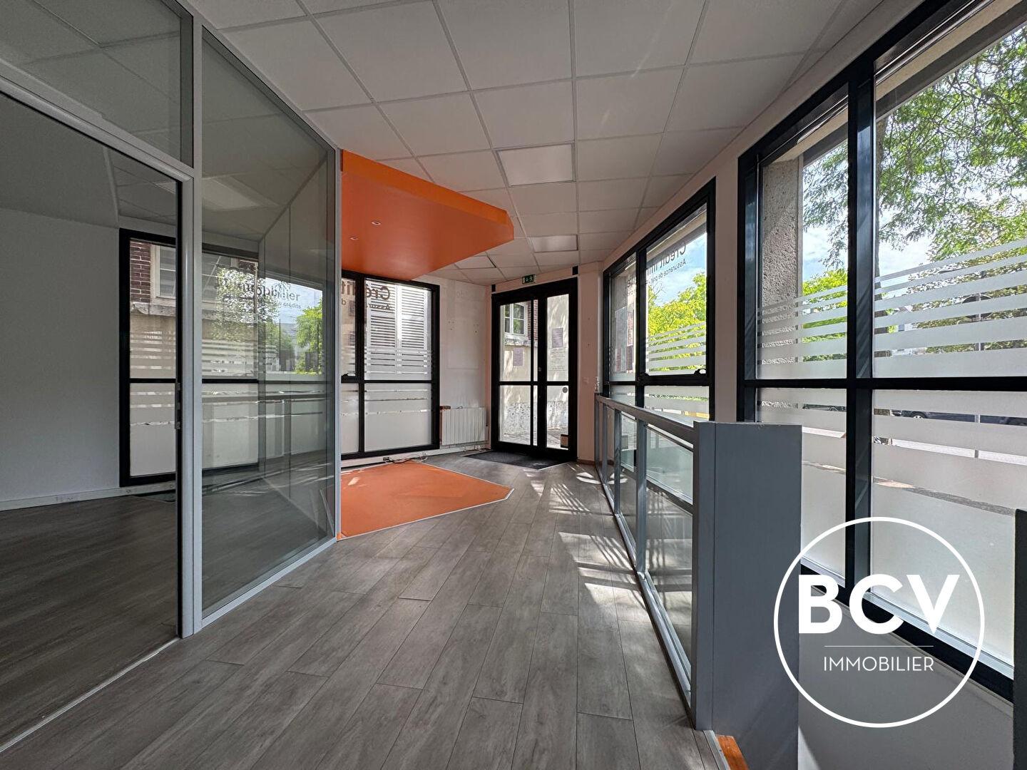 Local commercial - place des Epars